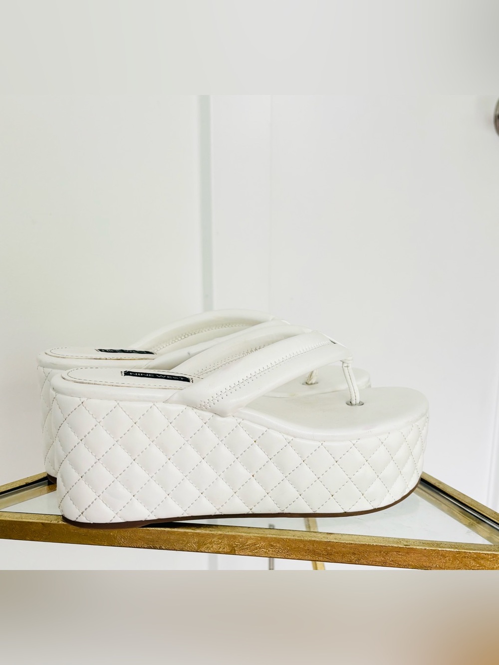 Nine West NewYa white quilted platform thong sandal size 8